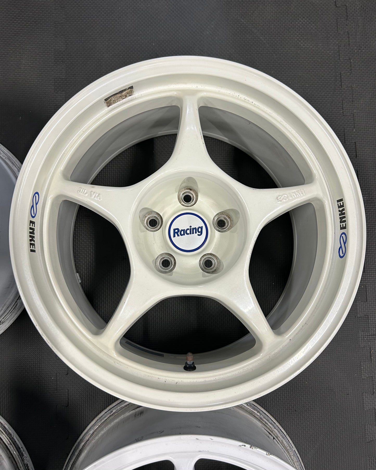 ENKEI Racing RP01 (17")