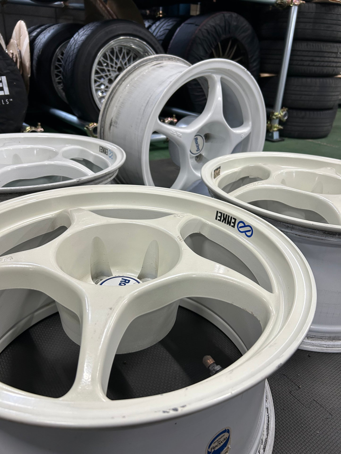 ENKEI Racing RP01 (17")