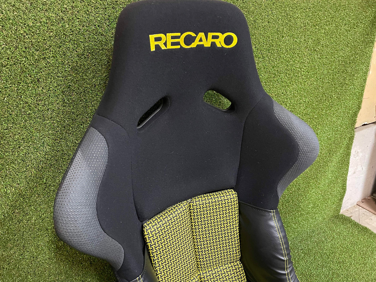 Recaro SP-GT2 wildcat in yellow